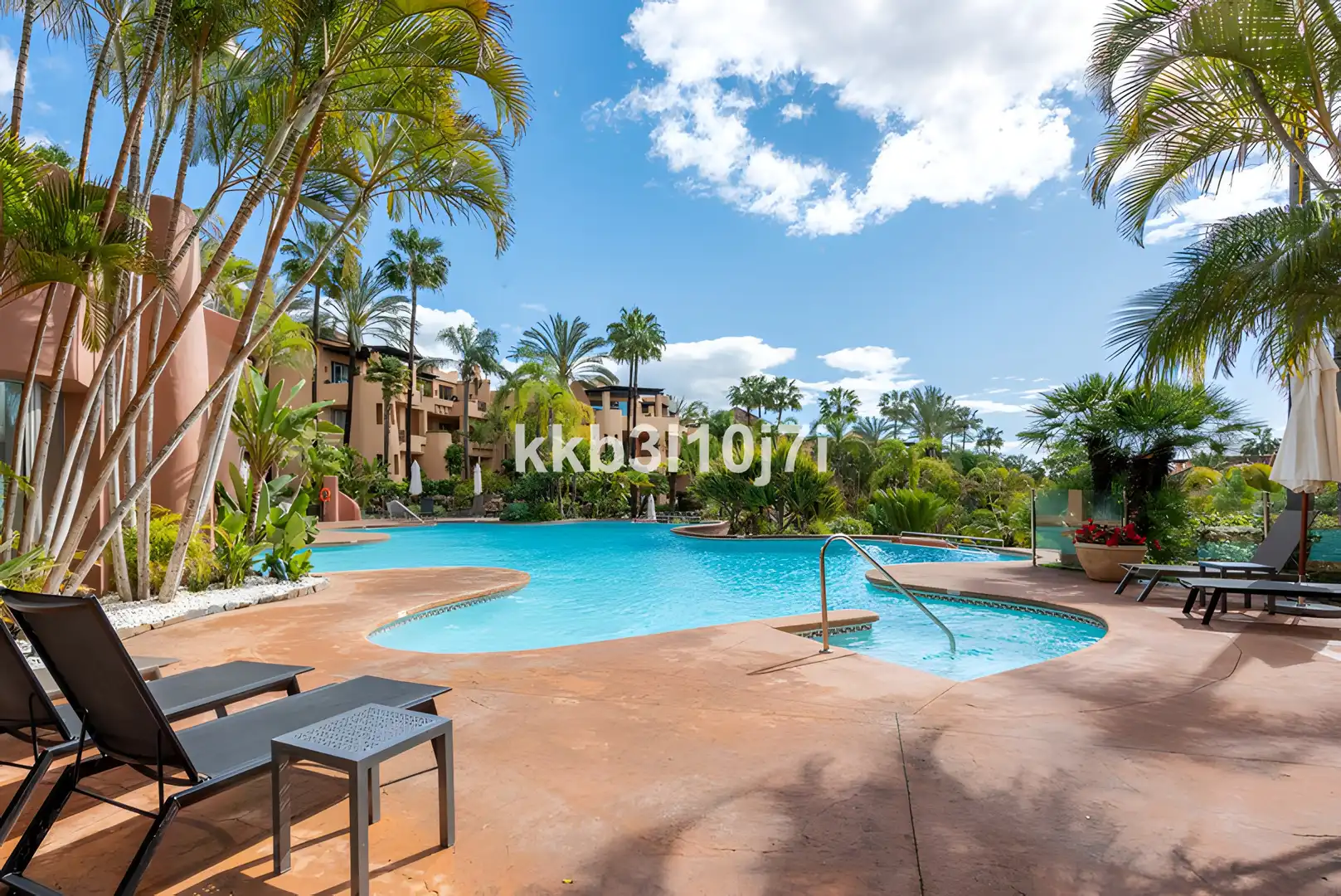 Habitatge amb piscina en venda a Milla de Oro, imagen 24