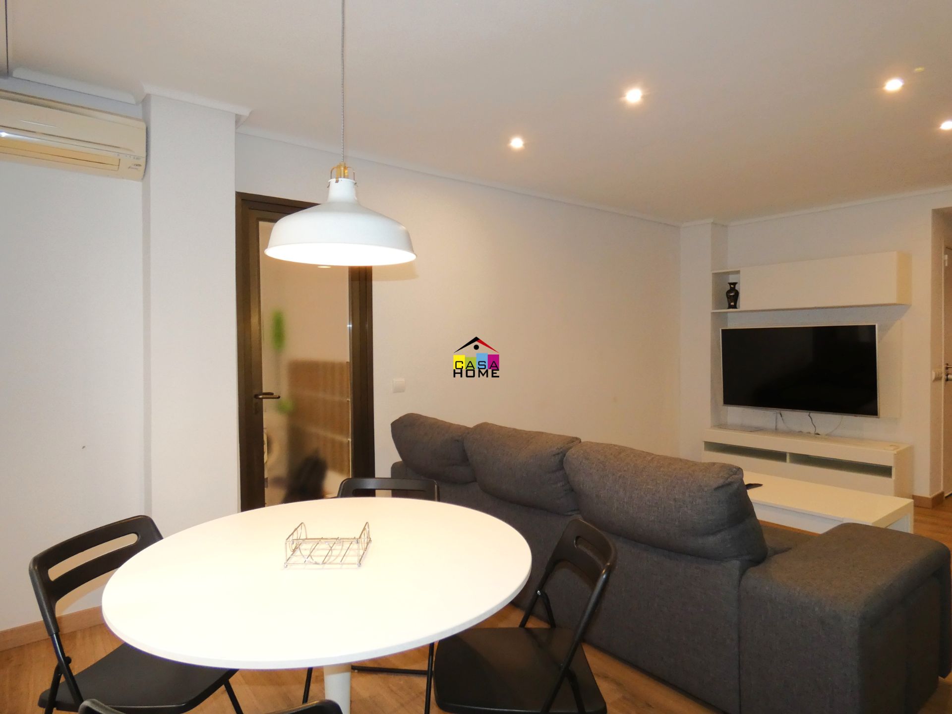 Sala d'estar de Pis en venda en Castellón de la Plana / Castelló de la Plana amb Aire condicionat i Moblat