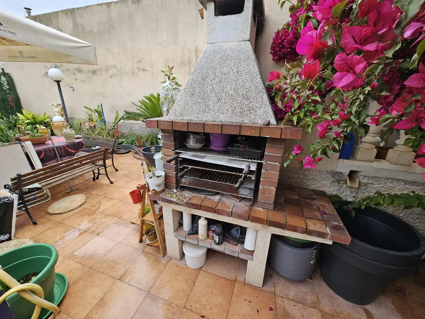 Casa adosada en venta en El Pinós / Pinoso
