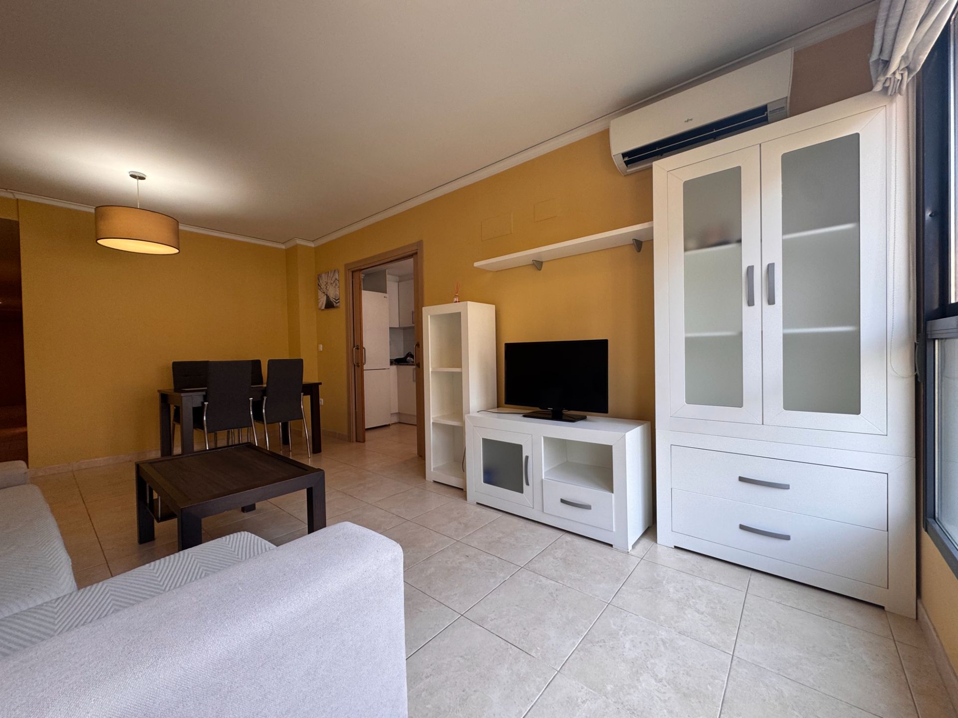 Sala de estar de Piso en venta en Castellón de la Plana / Castelló de la Plana con Aire acondicionado, Amueblado y Horno