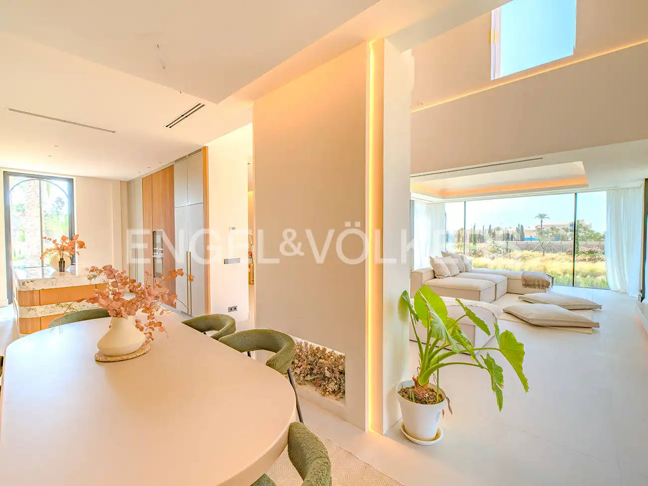 Sala d'estar de Casa o xalet en venda en Elche / Elx amb Aire condicionat, Calefacció i Jardí privat