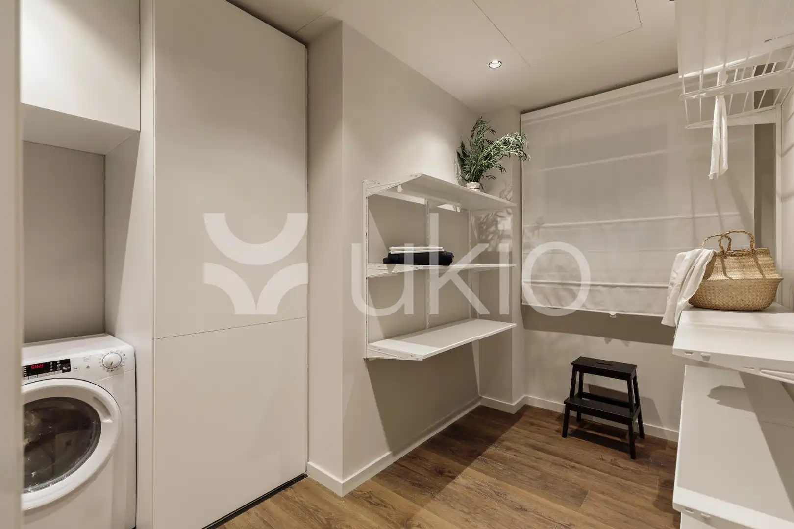 Dormitori de Apartament de lloguer en Barcelona amb Aire condicionat, Calefacció i Moblat