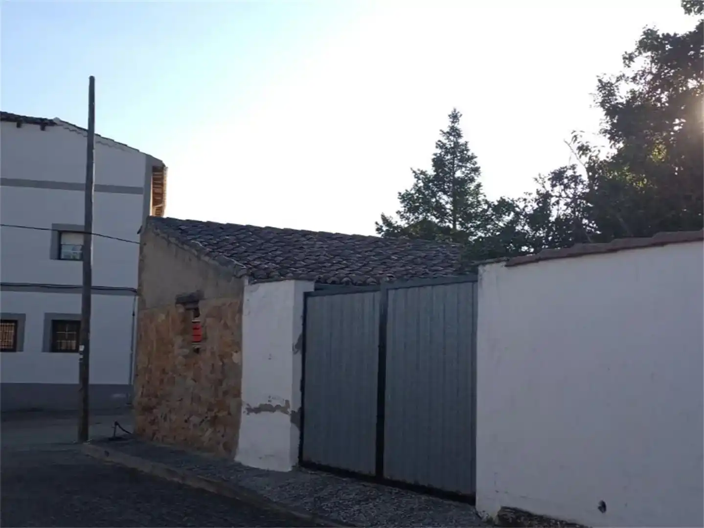 Vista exterior de Casa o chalet en venta en Calahorra de Boedo con Jardín privado, Trastero y Amueblado