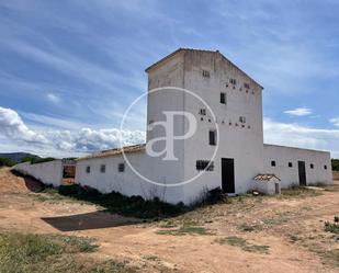 Vista exterior de Casa o xalet en venda en Utiel amb Jardí privat i Traster