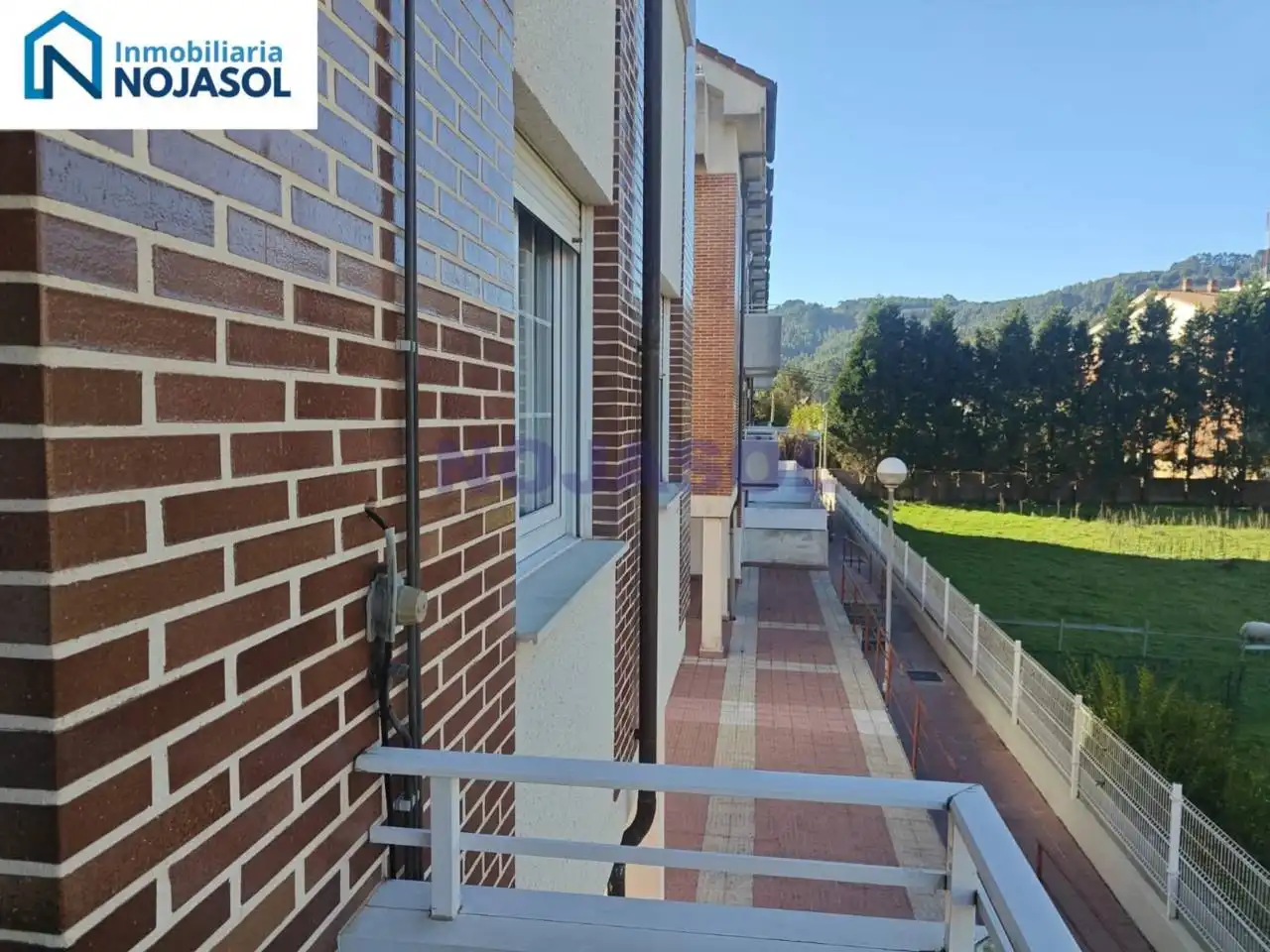 Vista exterior de Apartamento en venta en Castro-Urdiales con Calefacción, Trastero y Amueblado