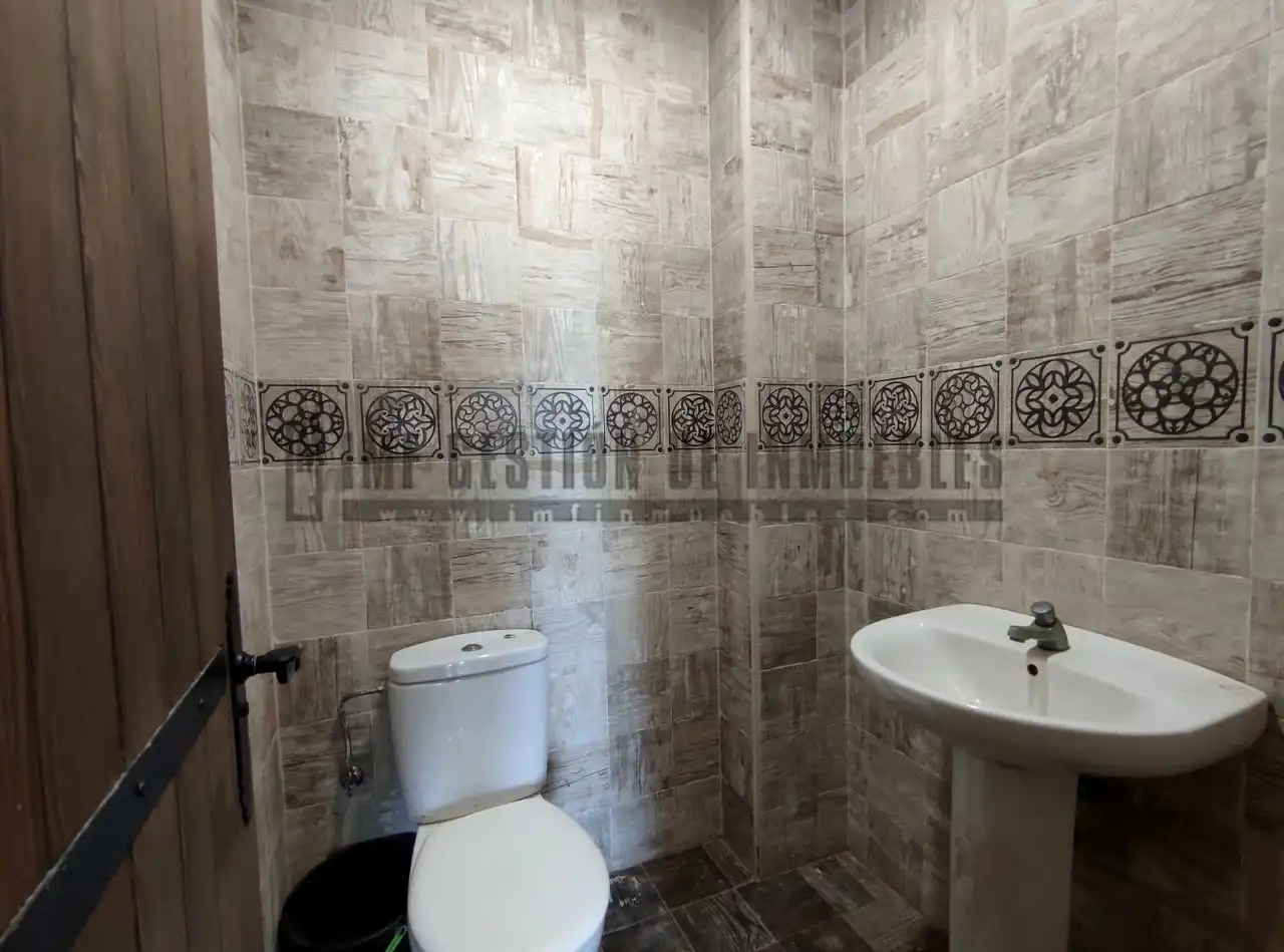 Badezimmer von Geschaftsraum zum Verkauf in Vélez-Málaga mit Klimaanlage
