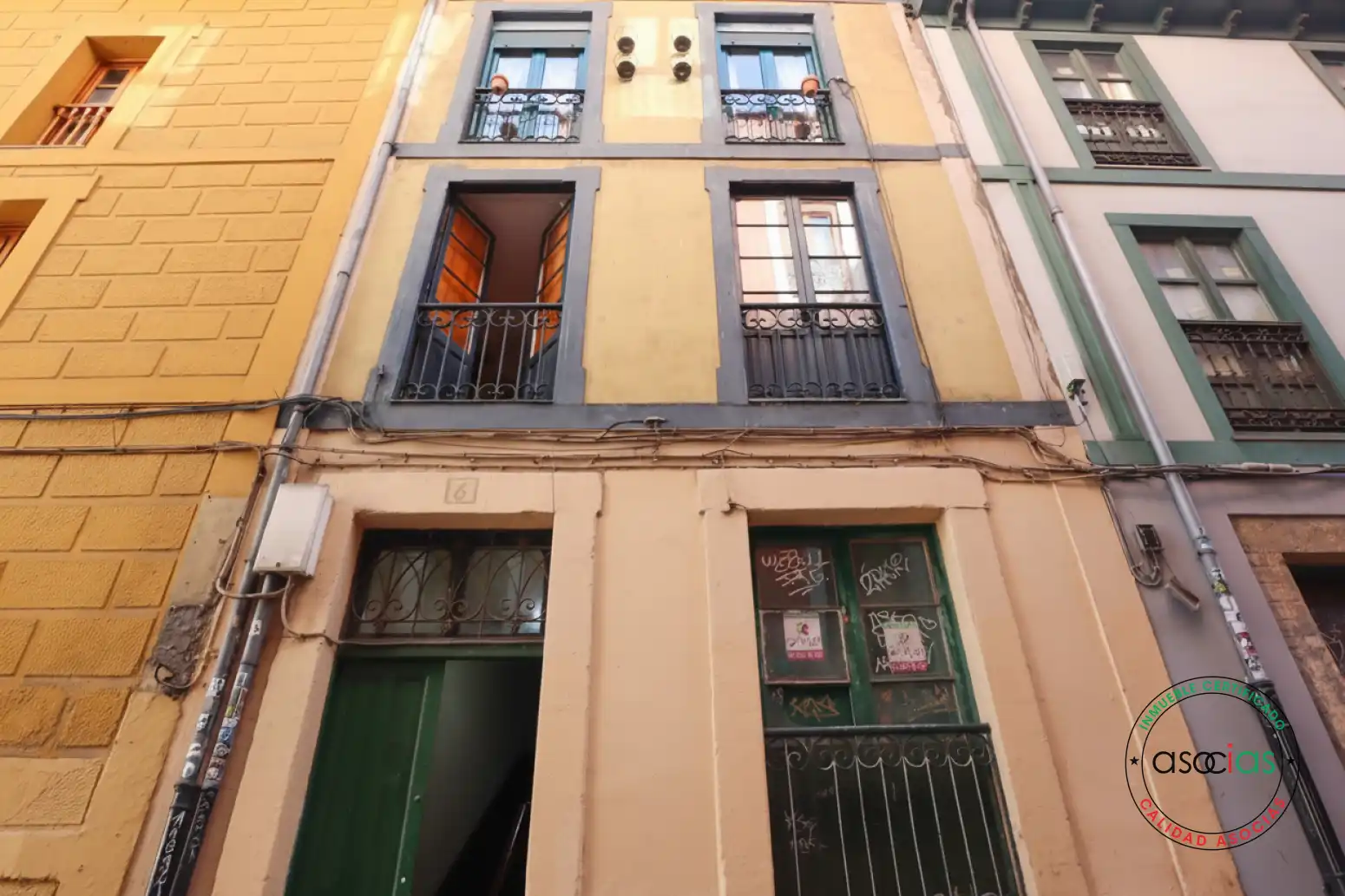 Vista exterior de Pis en venda en Oviedo 