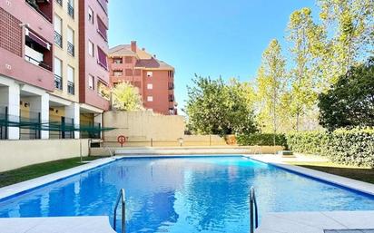 Piscina de Pis en venda en Marbella amb Jardí privat, Parquet i Terrassa