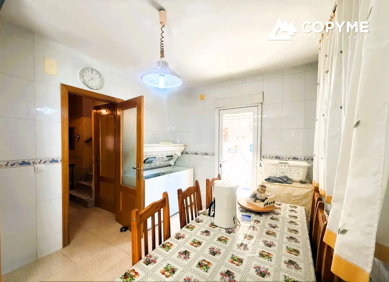 Cocina de Casa adosada en venta en Santa Olalla con Aire acondicionado, Calefacción y Jardín privado