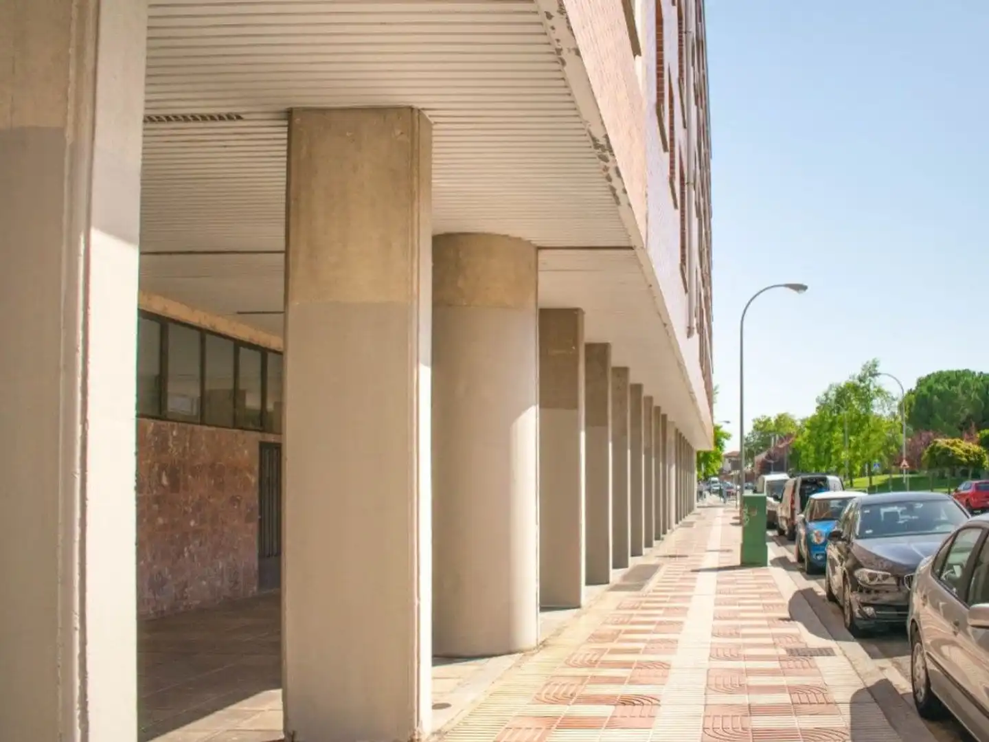 Vista exterior de Oficina de alquiler en  Pamplona / Iruña