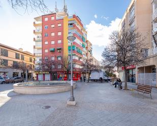 Vista exterior de Pis en venda en  Granada Capital amb Terrassa i Balcó