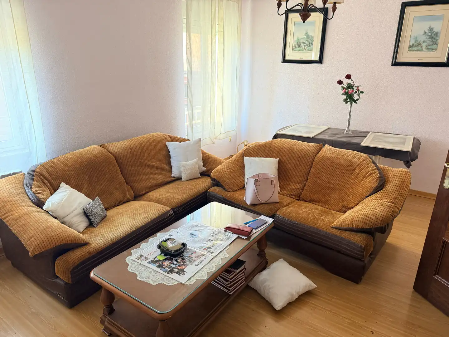 Sala d'estar de Apartament de lloguer en León Capital  amb Calefacció, Moblat i Forn