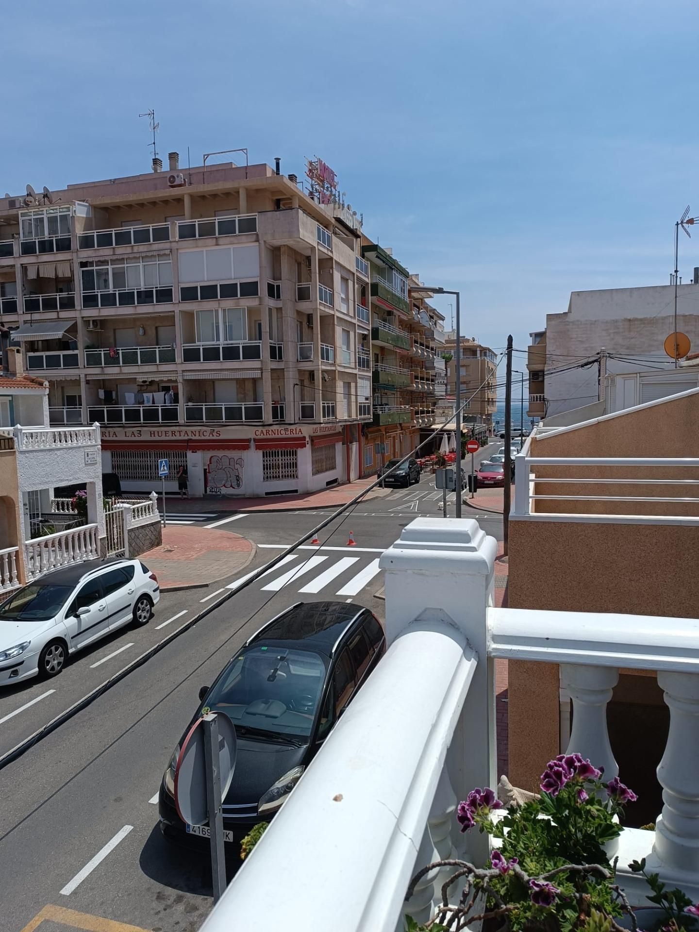 Vista exterior de Casa adosada en venta en Torrevieja con Terraza