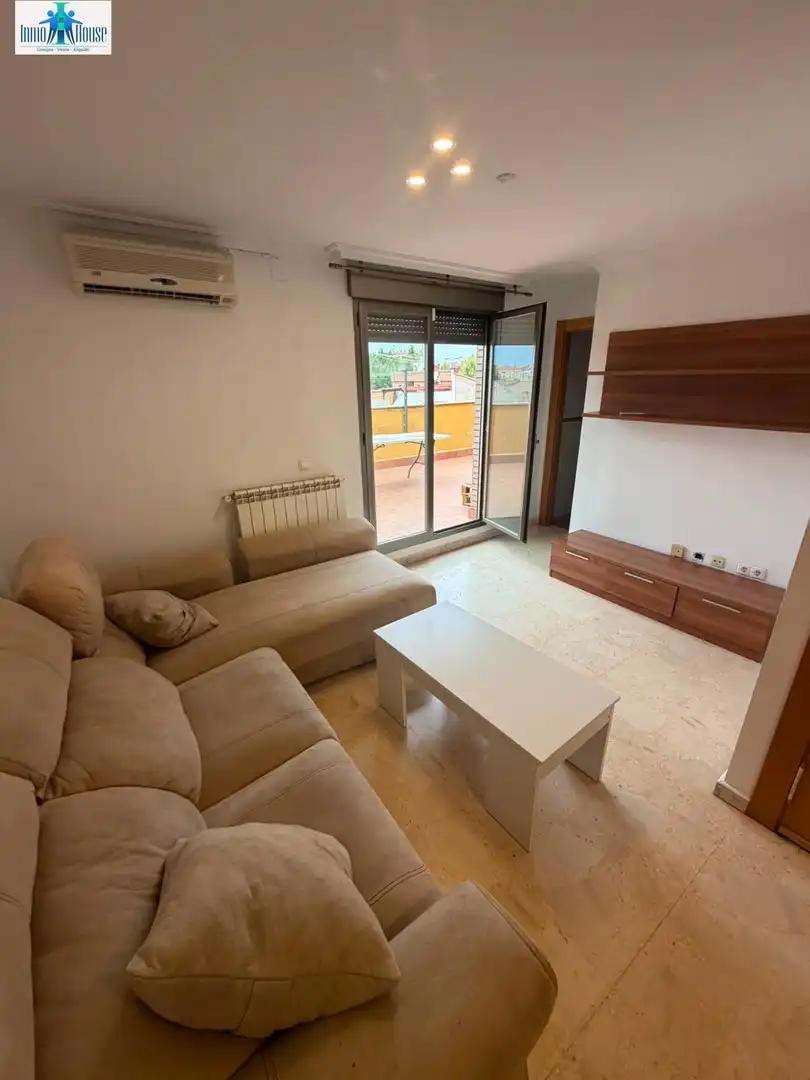 Sala de estar de Ático en venta en Albacete con Aire acondicionado, Calefacción y Terraza