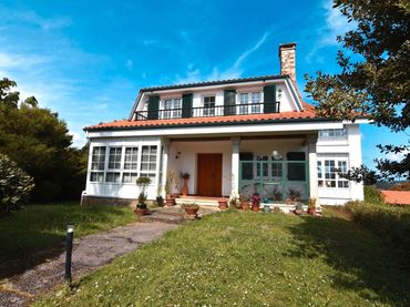 Casa con jardín en venta en Estrada Sada Armuño