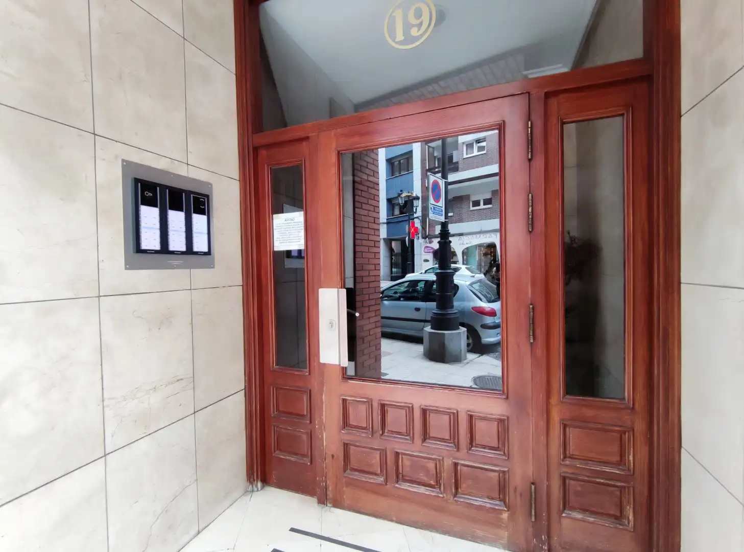 Pis en venda en Oviedo  amb Calefacció, Parquet i Traster