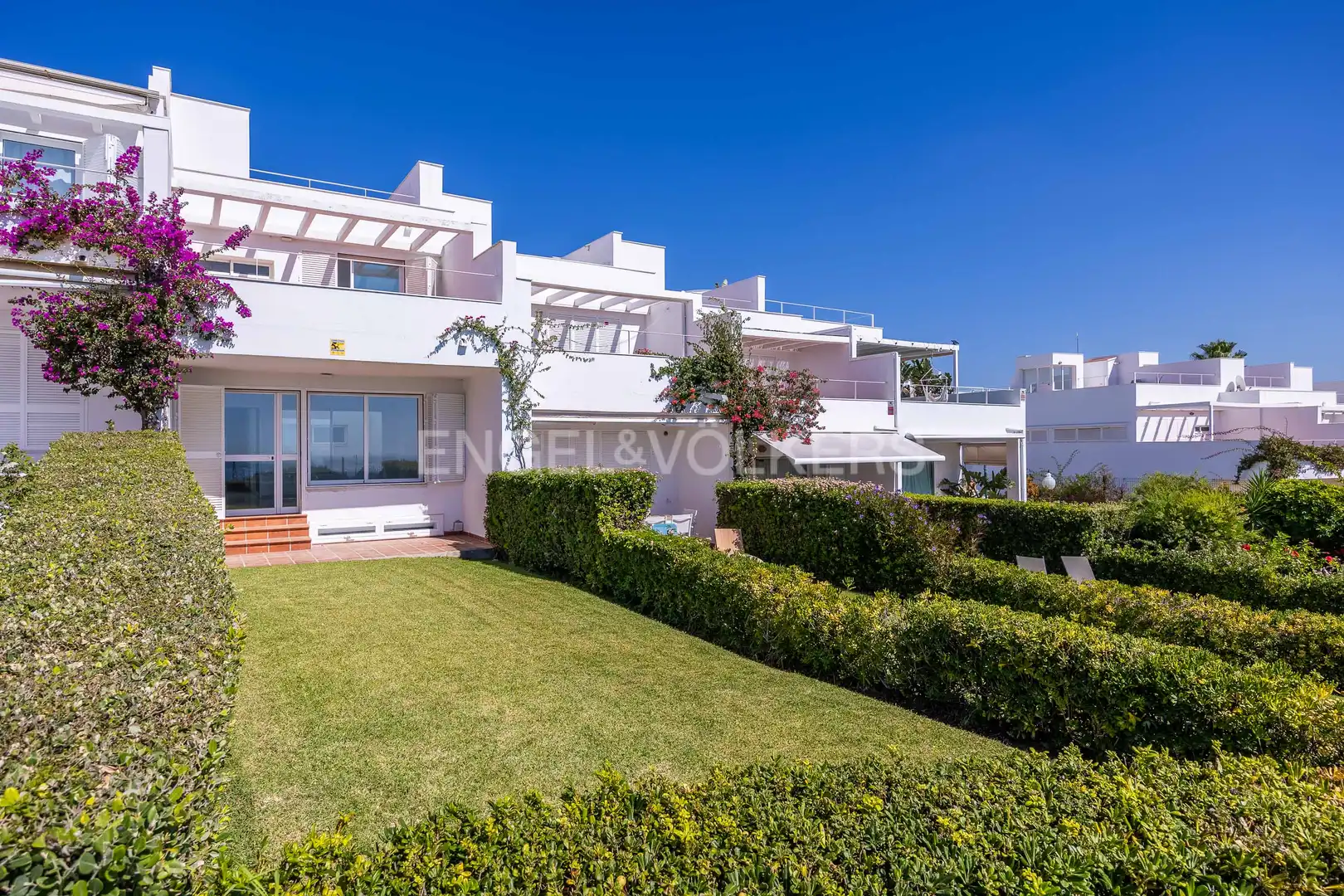 Vista exterior de Casa o xalet de lloguer en Conil de la Frontera amb Calefacció, Jardí privat i Terrassa