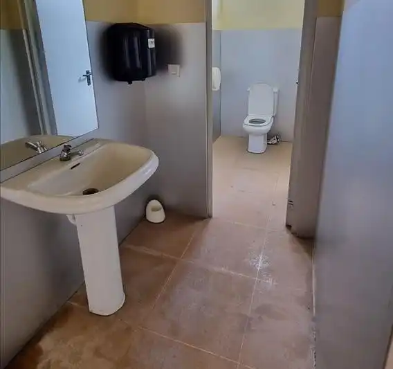 Commercial properties for sale in KRYSTAL PARC.PEÑA ROCIAS URB. BEZANA LAGO UAU-1 C/, Bezana - Prezanes