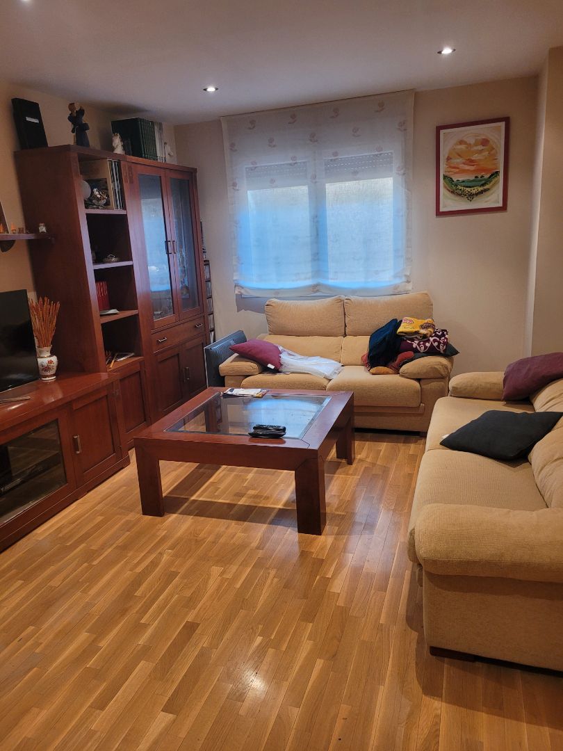 Wohnzimmer von Einfamilien-Reihenhaus miete in Cuenca Capital mit Heizung, Privatgarten und Terrasse