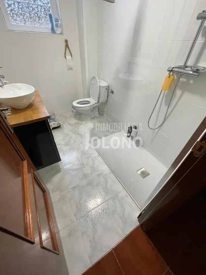 Bathroom of Houses for sale in Anguciana  with Heating, Private garden and Parquet flooring