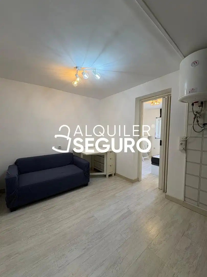 Bedroom of Flat for rent in Madrid  with Air Conditioner, Heating and Furnished