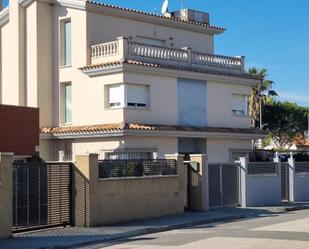 Vista exterior de Casa o xalet en venda en El Vendrell amb Calefacció