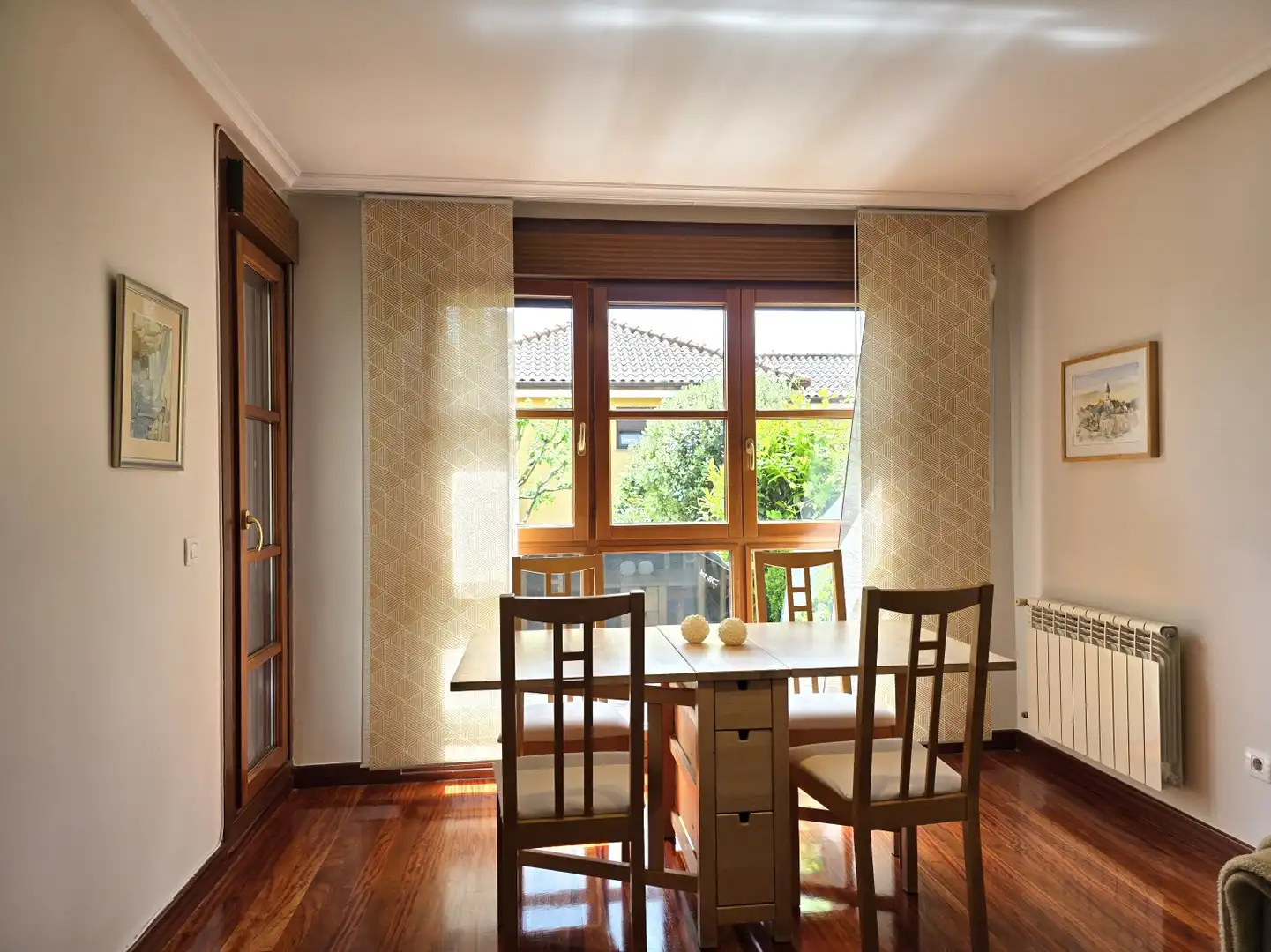Esszimmer von Haus oder Chalet zum Verkauf in Sariego mit Heizung, Parkett und Terrasse