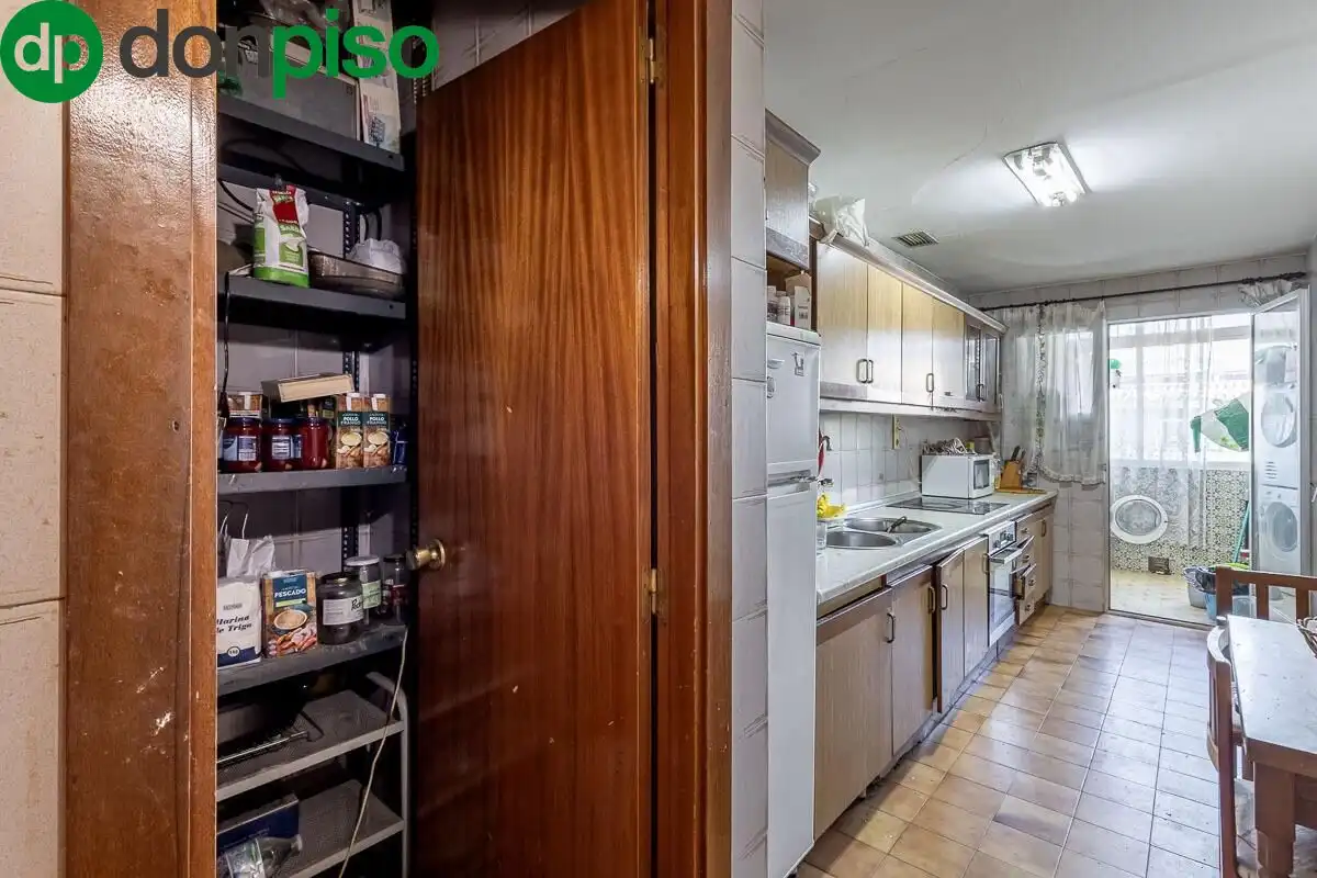 Kitchen of Flat for sale in Granada  with Heating and Balcony