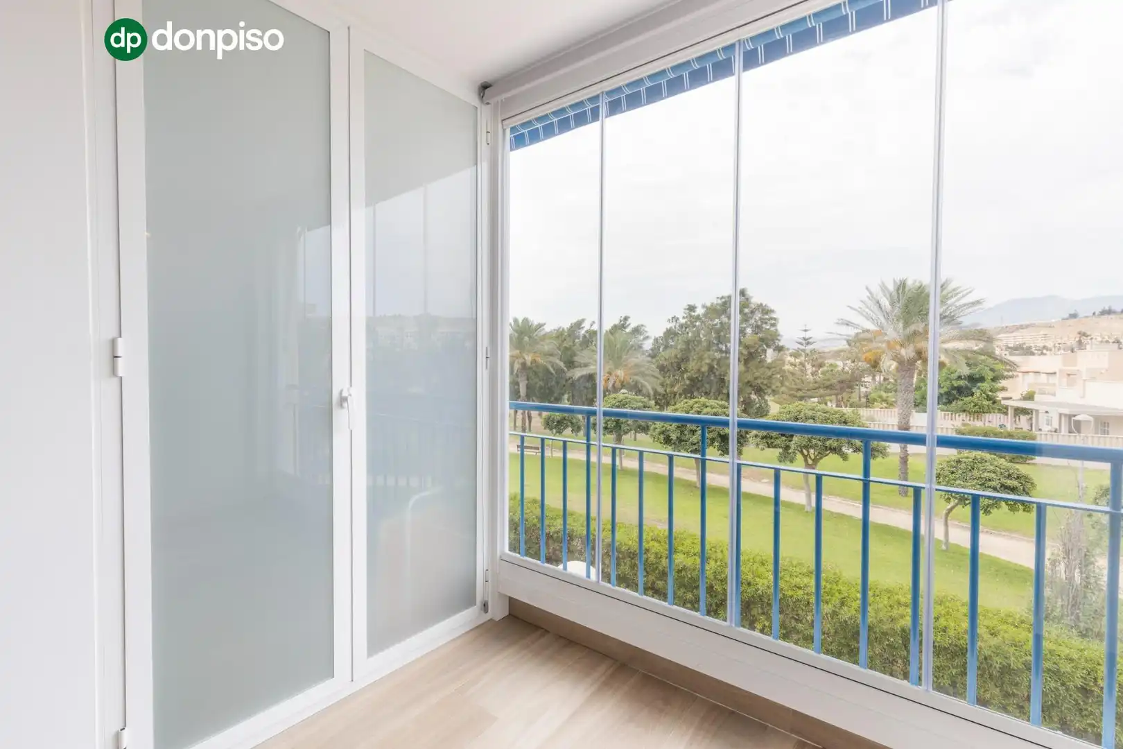 Terraza de Piso en venta en El Ejido con Piscina comunitaria