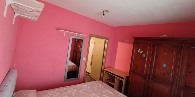 Dormitori de Pis en venda en Oviedo  amb Terrassa