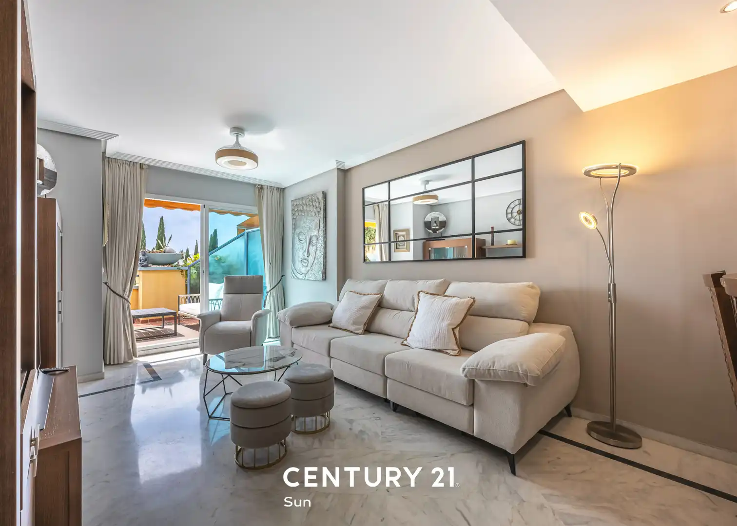Living room of Attic for sale in Marbella  with Air Conditioner, Heating and Terrace