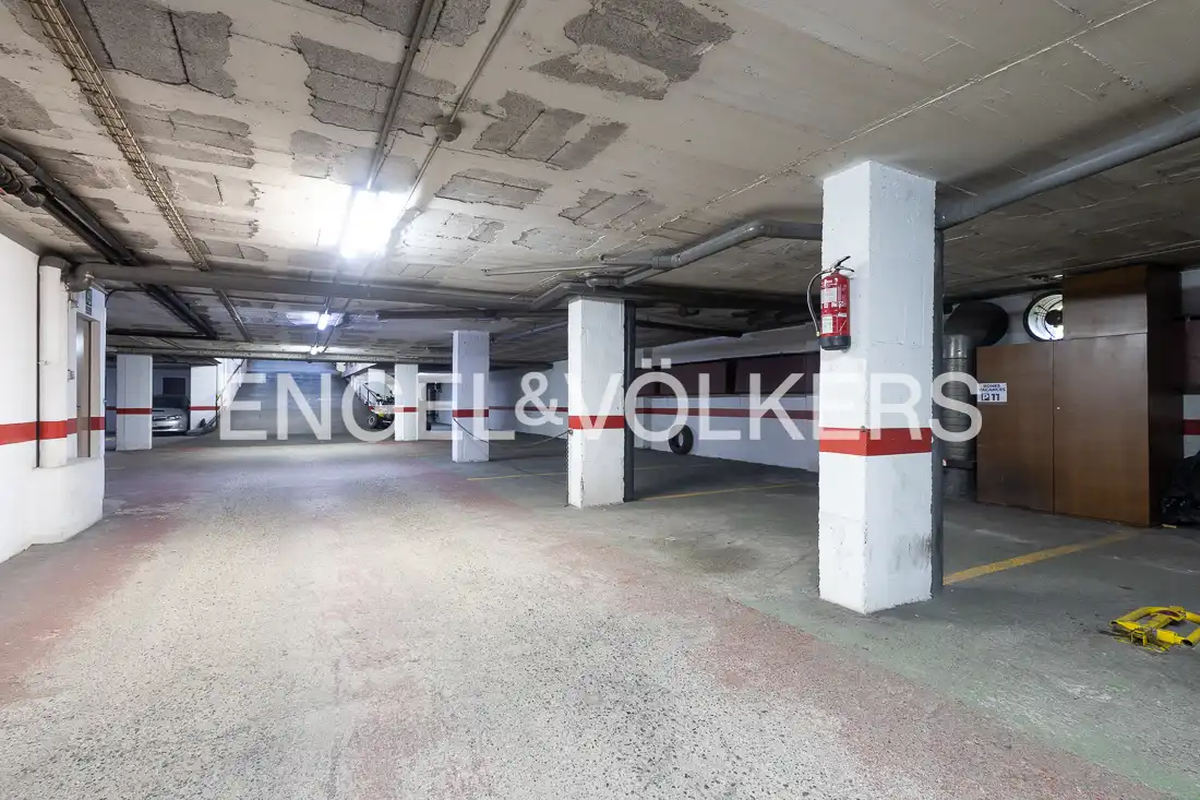Parking de Ático de alquiler en Encamp con Calefacción, Parquet y Amueblado