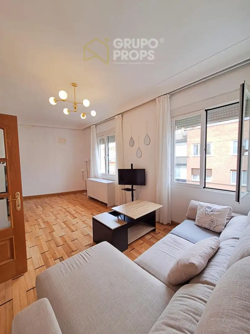 Sala d'estar de Pis de lloguer en Madrid amb Aire condicionat, Calefacció i Parquet