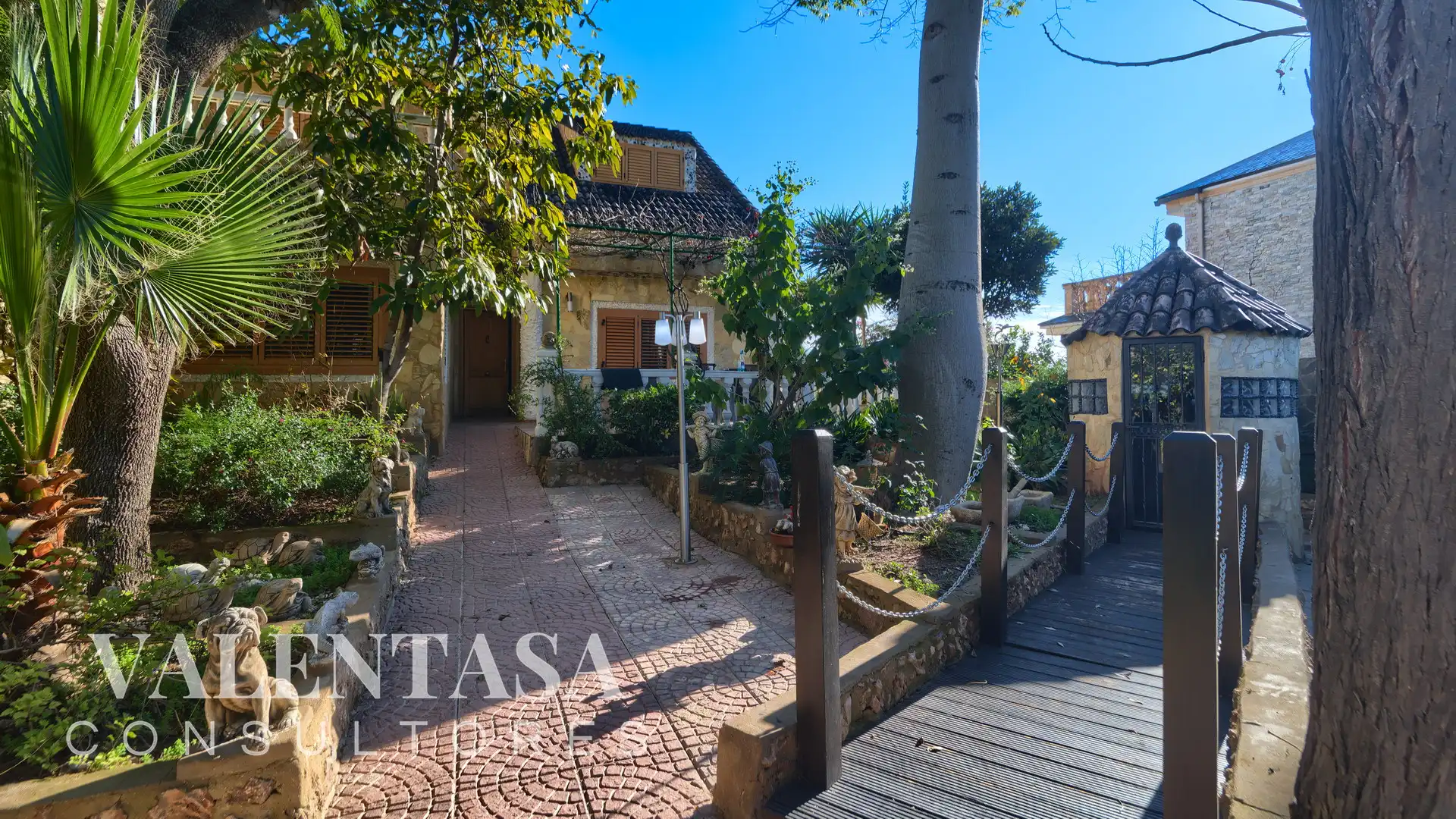 Exterior view of Houses for sale in L'Eliana  with Air Conditioner, Heating and Private garden