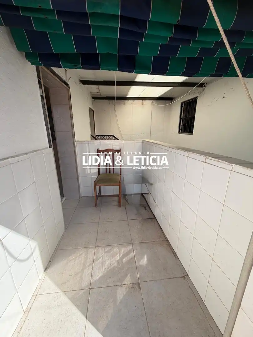 Vista exterior de Casa o xalet en venda en Alcalá de Guadaira amb Aire condicionat