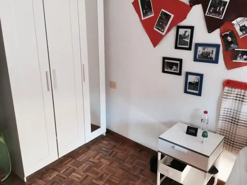 Dormitori de Pis de lloguer en Granada amb Aire condicionat, Calefacció i Parquet