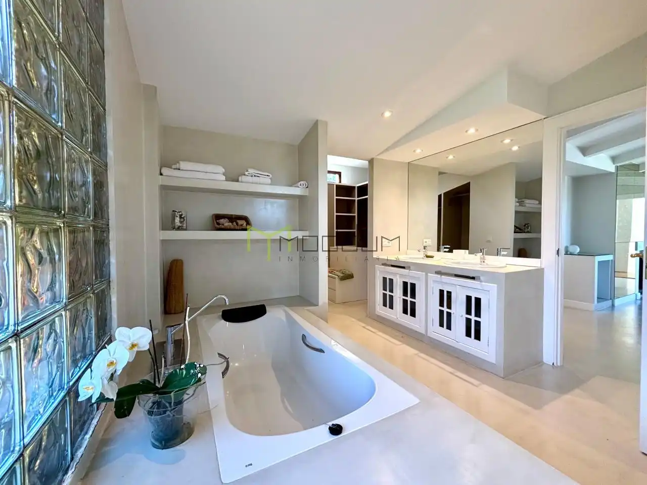Badezimmer von Haus oder Chalet zum Verkauf in Ames mit Heizung, Privatgarten und Terrasse
