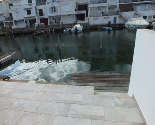 Piscina de Casa adosada en venda en Empuriabrava amb Aire condicionat, Calefacció i Terrassa