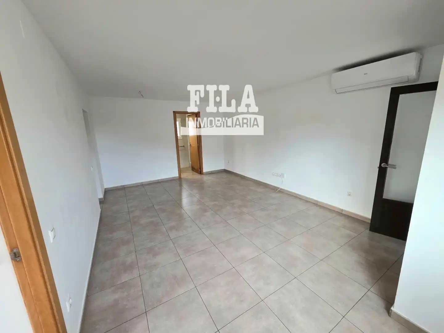 Casa adosada en venda en Els Munts