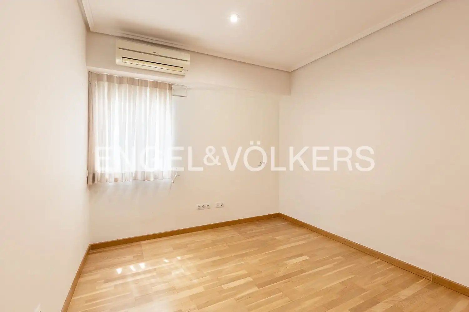 Piso en venta en Valencia con Aire acondicionado, Calefacción y Balcón