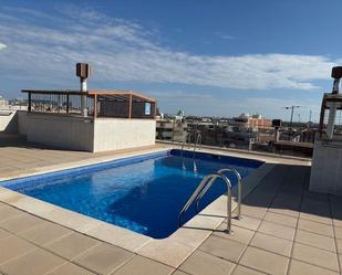 Piscina de Pis en venda en Cornellà de Llobregat amb Aire condicionat i Piscina comunitària