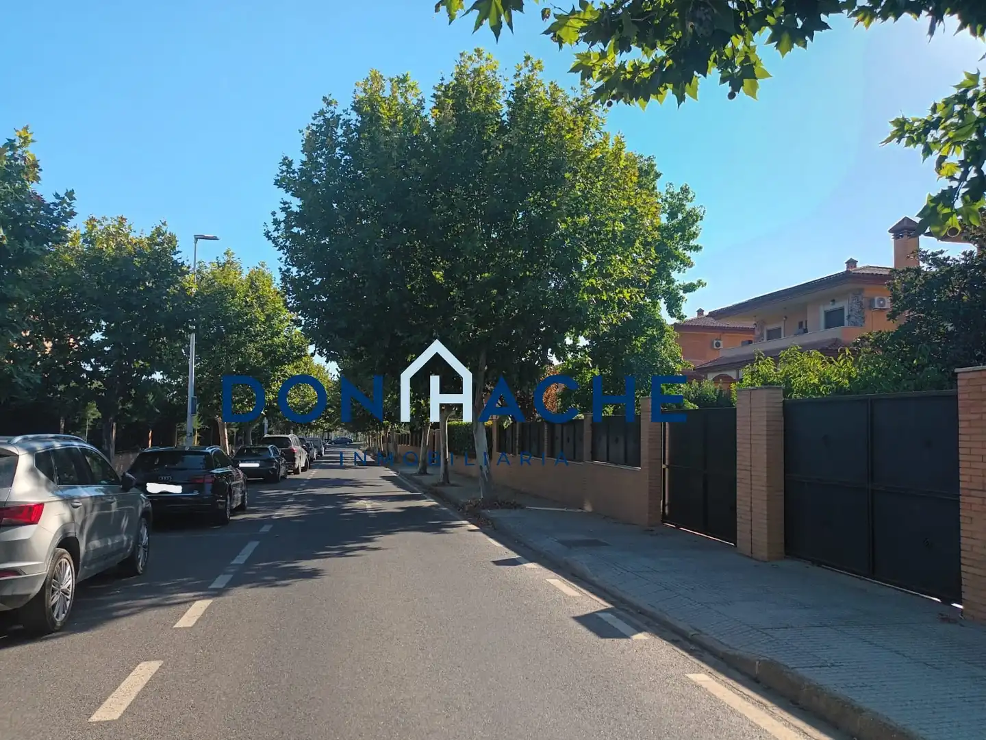 Exterior view of Houses for sale in Mérida  with Air Conditioner, Heating and Private garden