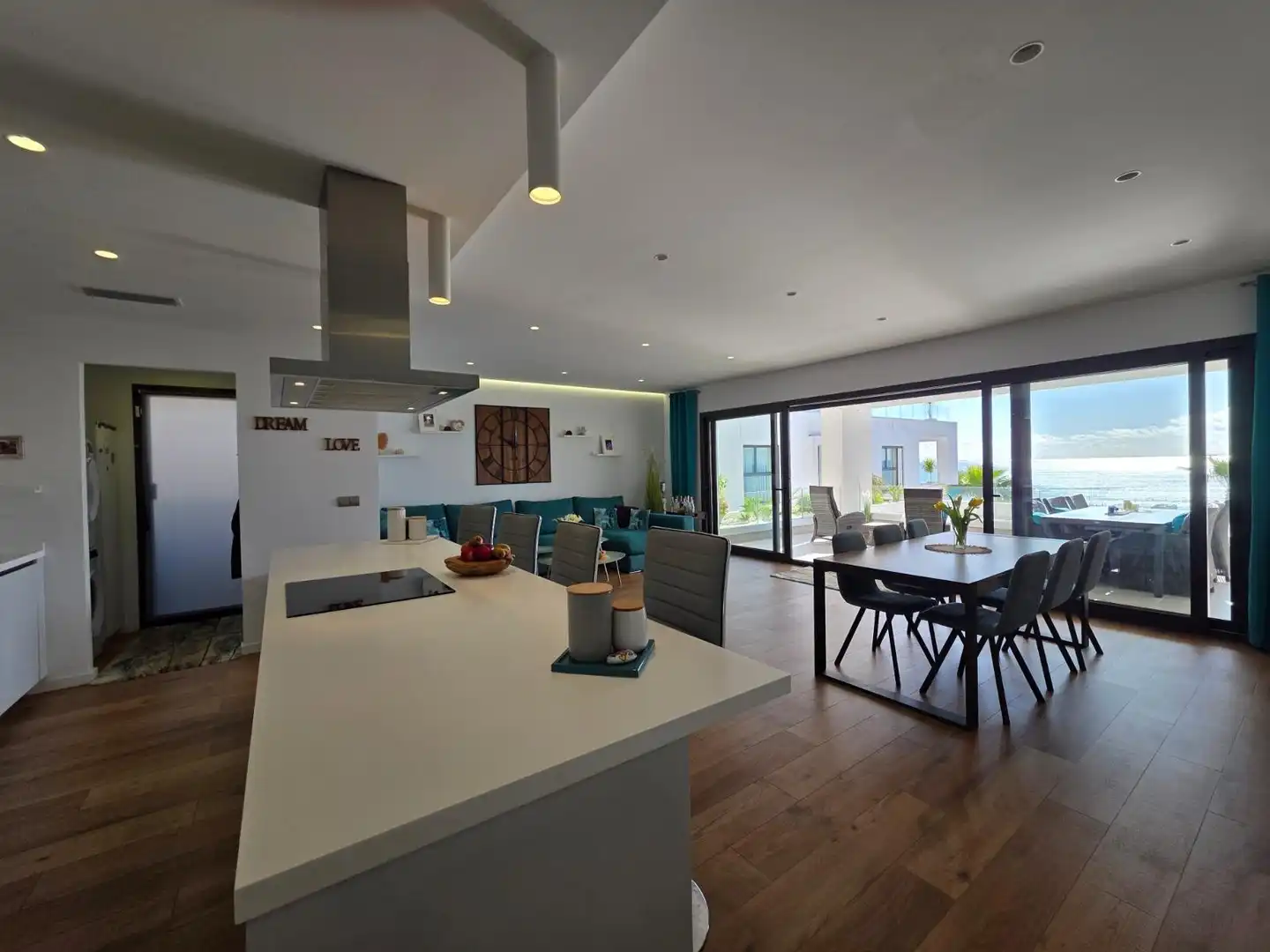 Cocina de Piso en venta en La Alcaidesa con Aire acondicionado, Jardín privado y Terraza