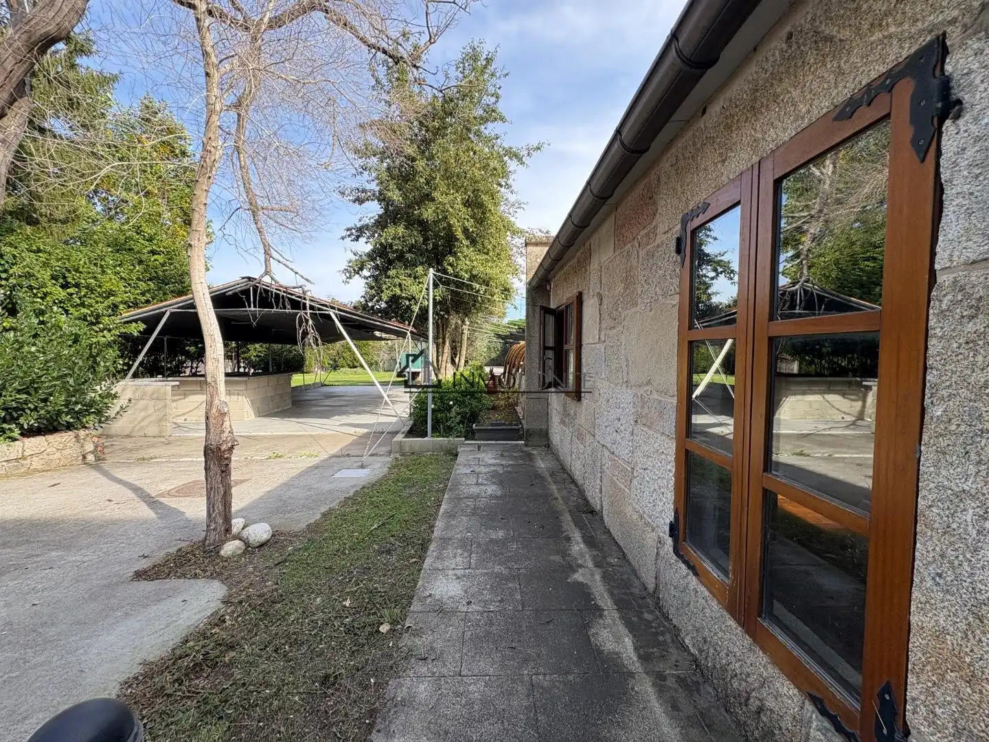 Vista exterior de Casa o xalet en venda en Pontevedra Capital  amb Jardí privat