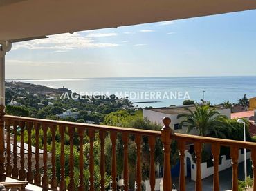 Villa avec balcon à vendre à Urbanizacion PLAYETAS