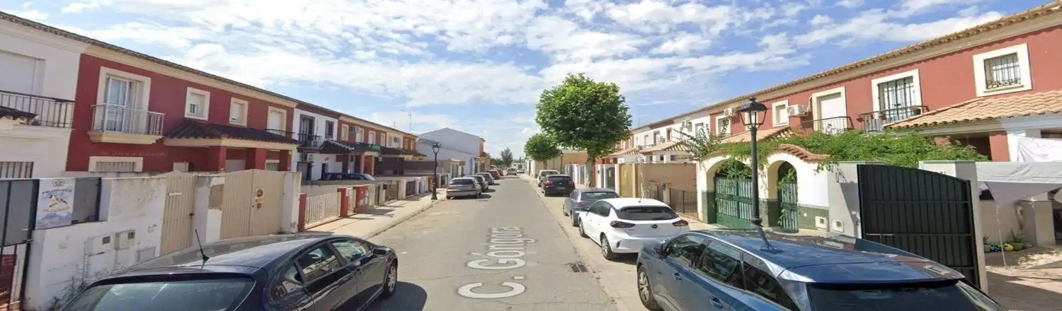 Vista exterior de Casa adosada en venta en Pilas