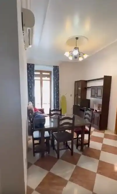 Menjador de Pis de lloguer en Granada amb Aire condicionat, Moblat i Rentadora
