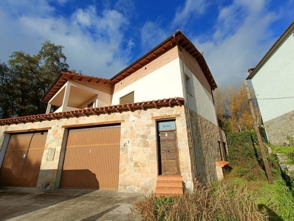 Vista exterior de Casa o xalet en venda en San Esteban del Valle