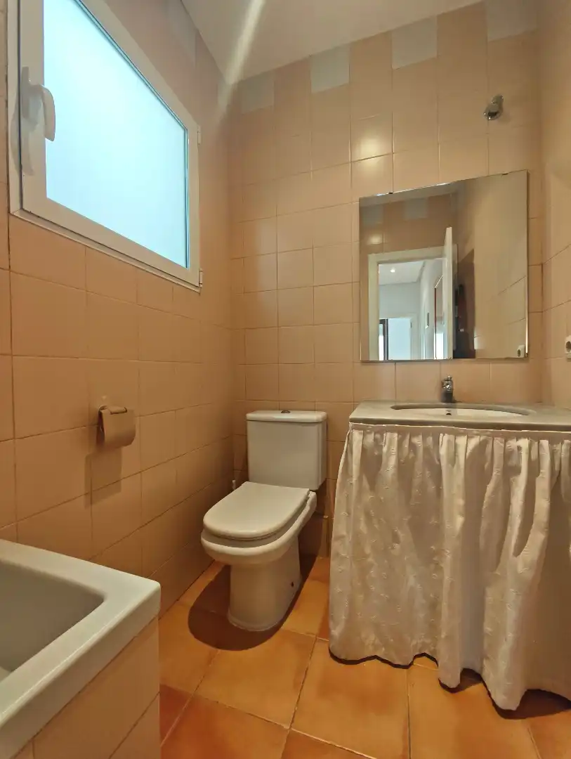 Baño de Oficina de alquiler en Ciutat Vella 