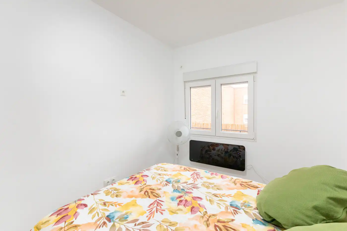 Schlafzimmer von Wohnung zur Miete in Madrid mit Klimaanlage, Heizung und Möbliert
